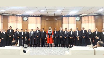 প্রধান বিচরপতির সঙ্গে ফটোসেশনে অতিরিক্ত বিচাপতিরা
