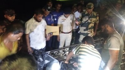 কুমিল্লা আদর্শ সদর উপজেলার বিবির বাজার সীমান্ত দিয়ে ওই যুবকের মরদেহ হস্তান্তর করে বিএসএফ