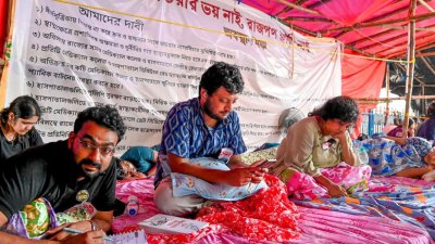 অনশনে চিকিৎসকরা