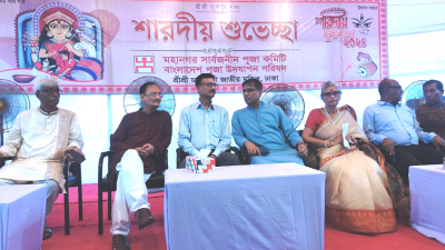 ঢাকেশ্বরী মন্দিরে সনাতন ধর্মাবলম্বীদের সঙ্গে দুর্গাপূজার শুভেচ্ছা বিনিময় করেন পররাষ্ট্র উপদেষ্টা মো. তৌহিদ হোসেন