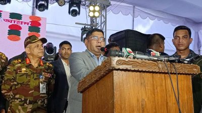বক্তব্য দিচ্ছেন সেনাপ্রধান ওয়াকার-উজ-জামান