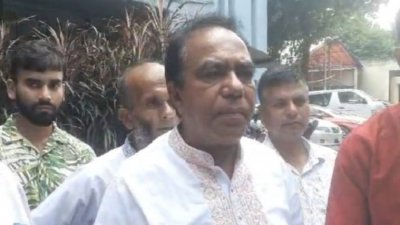সংবাদ সম্মেলনের আয়োজক বিকাশ পরিবহন লিমিটেডের ব্যবস্থাপনা পরিচালক এসএম সৌরভ হোসেন