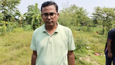 কসবা সীমান্ত দিয়ে ভারতে যাওয়ার সময় জাতীয় সংসদ সচিবালয়ের যুগ্ম সচিব এ কে এম জি কিবরিয়া মজুমদারকে আটক করেছে বিজিবি