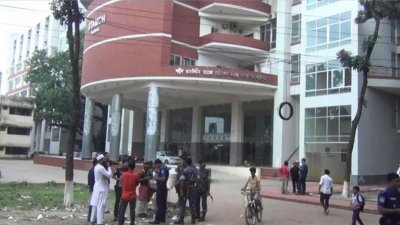 লাশ উদ্ধার করে শহীদ তাজউদ্দীন আহমদ মেডিক্যাল কলেজ হাসপাতালের মর্গে পাঠানো হয়েছে
