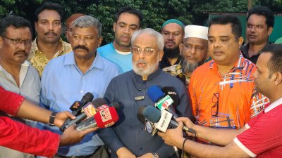 সাংবাদিকদের সঙ্গে মতবিনিময়কালে জি এম কাদের