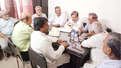 বৈঠকে গণতন্ত্র মঞ্চের বৈঠকে নেতারা