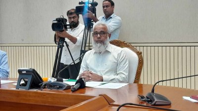 ঢাকা ম্যাস ট্রানজিট কোম্পানি লিমিটেডের (ডিএমটিসিএল) ব্যবস্থাপনা পরিচালক  মোহাম্মদ আবদুর রউফ (ছবি: জোবায়ের আহমেদ)