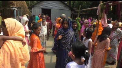 মা-মেয়েসহ তিন জনের মৃত্যুর ঘটনায় এলাকায় শোকের ছায়া নেমে এসেছে