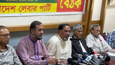 বক্তব্য রাখছেন মেজর (অব.) এম হাফিজ উদ্দিন আহমেদ