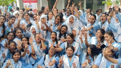 শিক্ষার্থীদের উচ্ছ্বাস
