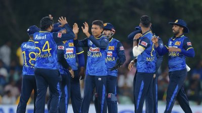 অভিষেকে জাদু দেখান ভেল্লালাগে