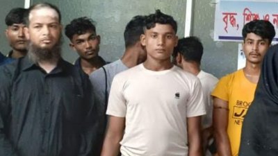 মানবপাচারে জড়িত এক নারীসহ তিন দালালকে আটক করা হয়