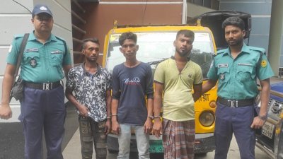 পুলিশের হেফাজতে গ্রেফতার ব্যক্তিরা