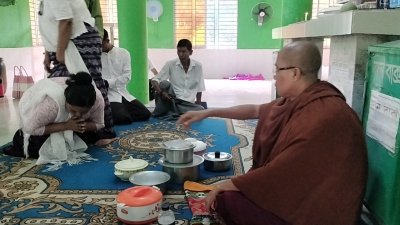 চলছে প্রবারণা পূর্ণিমা উৎসব