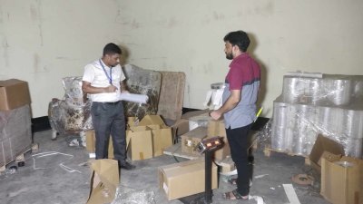 গোডাউনে অভিযান