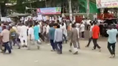 প্রেস ক্লাবের সামনে আ.লীগ সমর্থকরা