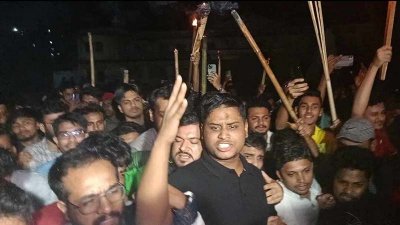 কুমিল্লায় বৈষম্যবিরোধী ছাত্র আন্দোলনের সমাবেশ ও মিছিলের আগে বক্তব্য দেন হাসনাত আব্দুল্লাহ