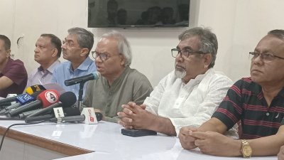 সংবাদ সম্মেলনে  রুহুল কবির রিজভী