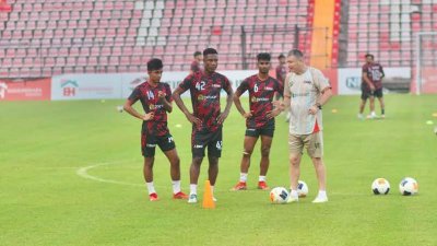 অনুশীলনে কিংসের খেলোয়াড়রা
