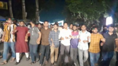 রাষ্ট্রপতির পদত্যাগ দাবিতে ফেনীতে মশাল মিছিল, রংপুরে বিক্ষোভ।