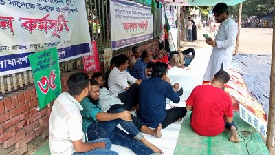গতকাল থেকেই তারা শাহবাগে অবস্থান করছেন