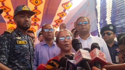 ভোলার এক অনুষ্ঠানে বক্তব্য দেন ফরিদা আখতার