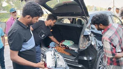 ক্ষতিগ্রস্ত প্রাইভেটকার