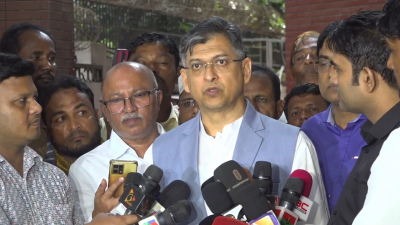 বক্তব্য দিচ্ছেন বিএনপির স্থায়ী কমিটি সদস্য সালাহ উদ্দিন আহমেদ