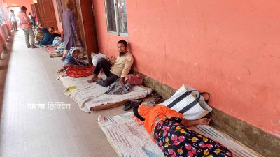 নীলফামারী জেনারেল হাসপাতালে প্রতিদিন ভোগান্তি পোহাচ্ছেন শত শত রোগী