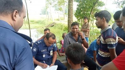 সাদুল্লাপুর উপজেলার শ্মশানঘাট থেকে ঝুলন্ত অবস্থায় সুনীল চন্দ্র মোহন্তের লাশ উদ্ধার করেছে পুলিশ