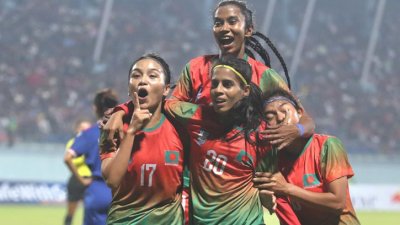 ছাদখোলা বাসে আবার সংবর্ধনা পাবেন সাবিনারা