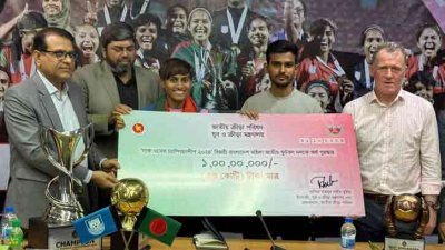 ক্রীড়া উপদেষ্টা এক কোটি টাকা পুরস্কার দেন