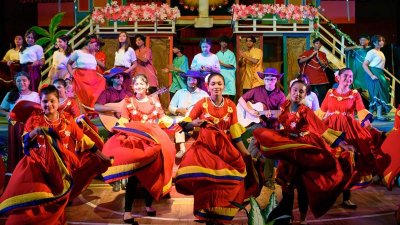 স্কলাস্টিকা স্কুলের নাটক, নৃত্য ও সঙ্গীত ক্লাবের শিক্ষার্থীরা এসটিএম মিলনায়তনে বার্ষিক এই নাট্যানুষ্ঠানের আয়োজন করে