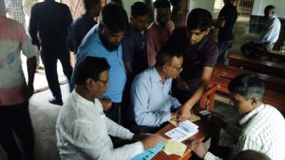 জয়পুরহাটে বিএনপির একপক্ষের কাউন্সিলে ভোটগ্রহণ