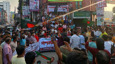 কুমিল্লায় সনাতন ধর্মাবলম্বীদের গণসমাবেশ ও মিছিল