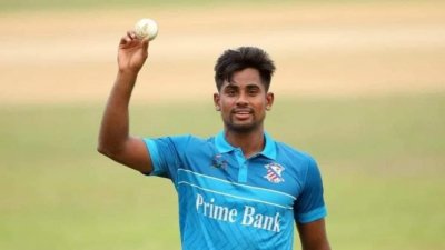 পেসার রেজাউর রহমান রাজা।