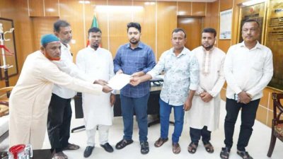 তথ্য উপদেষ্টা নাহিদ ইসলামের সঙ্গে শহীদ আবু সাঈদের পরিবারের সদস্যরা