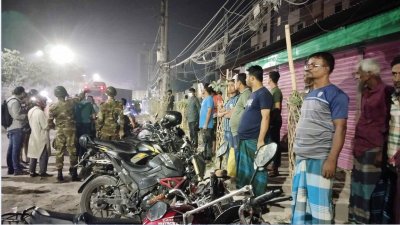 রাজধানীর বিভিন্ন পয়েন্টে চেকপোস্ট বসিয়ে তল্লাশি করা হচ্ছে