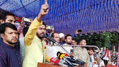 রংপুরে সমাবেশে বক্তব্য দেন নুরুল হক নুর