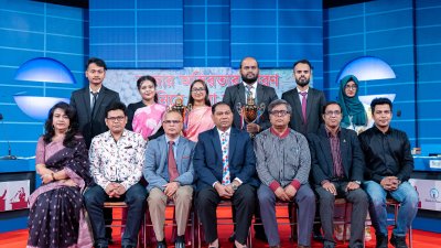 ‘বিগত সরকারের সৃষ্ট সিন্ডিকেট বাজার অস্থিরতার জন্য দায়ী’ শীর্ষক  ছায়া সংসদ বিতর্ক প্রতিযোগিতায় অংশগ্রহণকারীরা