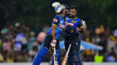 শ্রীলঙ্কাকে জেতালেন আসালাঙ্কা