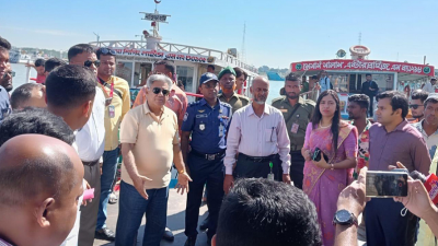 সোমবার ভৈরব-মেঘনা নদীর বন্দর পরিদর্শন করেন নৌপরিবহন মন্ত্রণালয়ের উপদেষ্টা এম সাখাওয়াত হোসেন