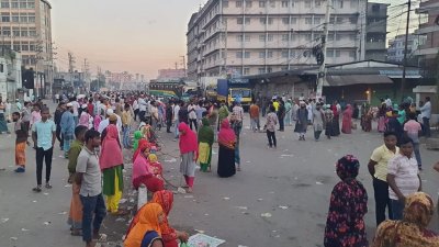 সড়কে শ্রমিকদের অবস্থান