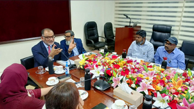 বক্তব্য দিচ্ছেন  বস্ত্র ও পাট মন্ত্রণালয় এবং বাণিজ্য মন্ত্রণালয়ের উপদেষ্টা সেখ বশির উদ্দীন