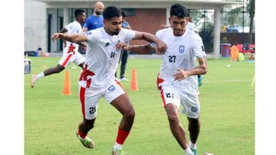 অনুশীলনে কাজেম (বাঁয়ে)
