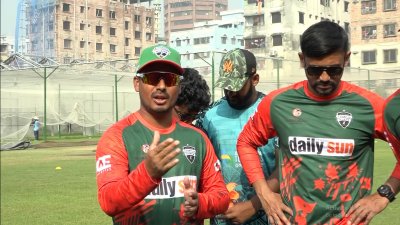 রংপুরের অনুশীলনে মোহাম্মদ আশরাফুল।