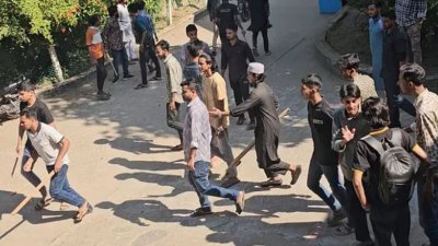 সুনামগঞ্জে বৈষম্যবিরোধী ছাত্র আন্দোলনের দুই পক্ষের পাল্টাপাল্টি ধাওয়া ও সংঘর্ষ