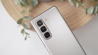 স্লিম স্মার্টফোনটি ভিজলেও নষ্ট হবে না