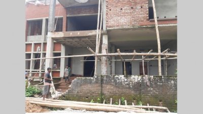 ব্যাংক ম্যানেজার বনমালী রায়ের নির্মাণাধীন বাড়ি