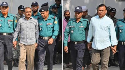 বাঁয়ে ট্রাইব্যুনালে পুলিশের পাহারায় সাবেক ওসি মাজহারুল ইসলাম, ডানে এনটিএমসি’র সাবেক মহাপরিচালক জিয়াউল আহসান, ছবি: সাজ্জাদ হোসেন
